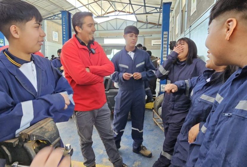 Diego Clavijo, profesor de Mecánica Automotriz de Pozo Almonte.